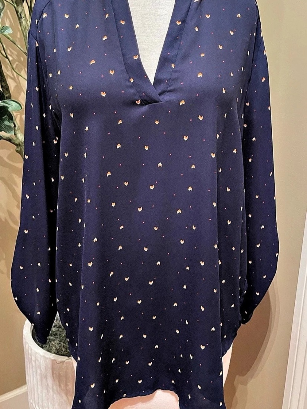 LUSH Abstract Print Blouse in Blue Size Large Like New